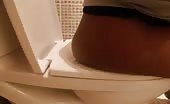 Ebony wife made her first pooping video