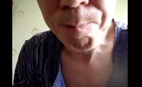 Chubby Woman Drops a Thick Load of Shit on the Bed