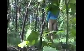 Babe Pisses on Bushes