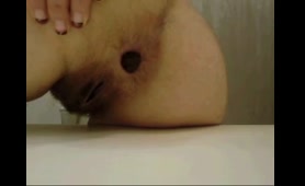 Curvy Babe Shits a Long Load
