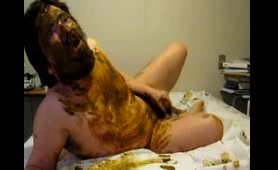 Woman Smears Shit in Bed