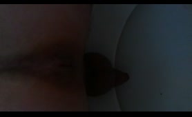 Amateur Lady Poops in Toilet