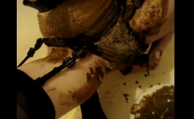 Lady Poops in Her Panties