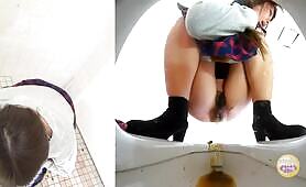 School Babe Takes a Shit