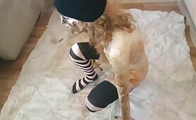 Sexy Chick Dumps a Hefty Crap