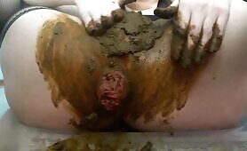 Slut Gets Dumped with Hot Crap