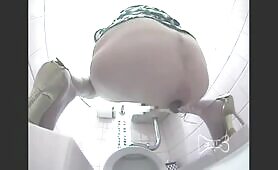 Hottie Drops a Nasty Load Close Up