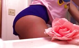 Sexy Chick Leaves a Steamy Poop Dump