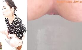 Hottie Craps Her Pants in Private