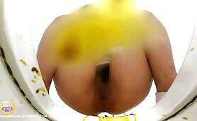 Babe Craps a Massive Load of Shit